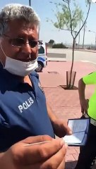 Polis ile gazetecinin maske kavgası kamerada