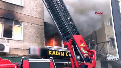 4 katlı binada yangın çıktı, 1 kişi yaşamını yitirdi