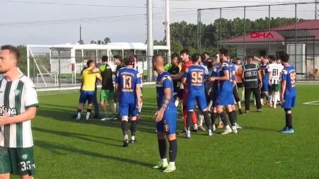 SPOR Futbolcuların kavgası soyunma odasında devam etti