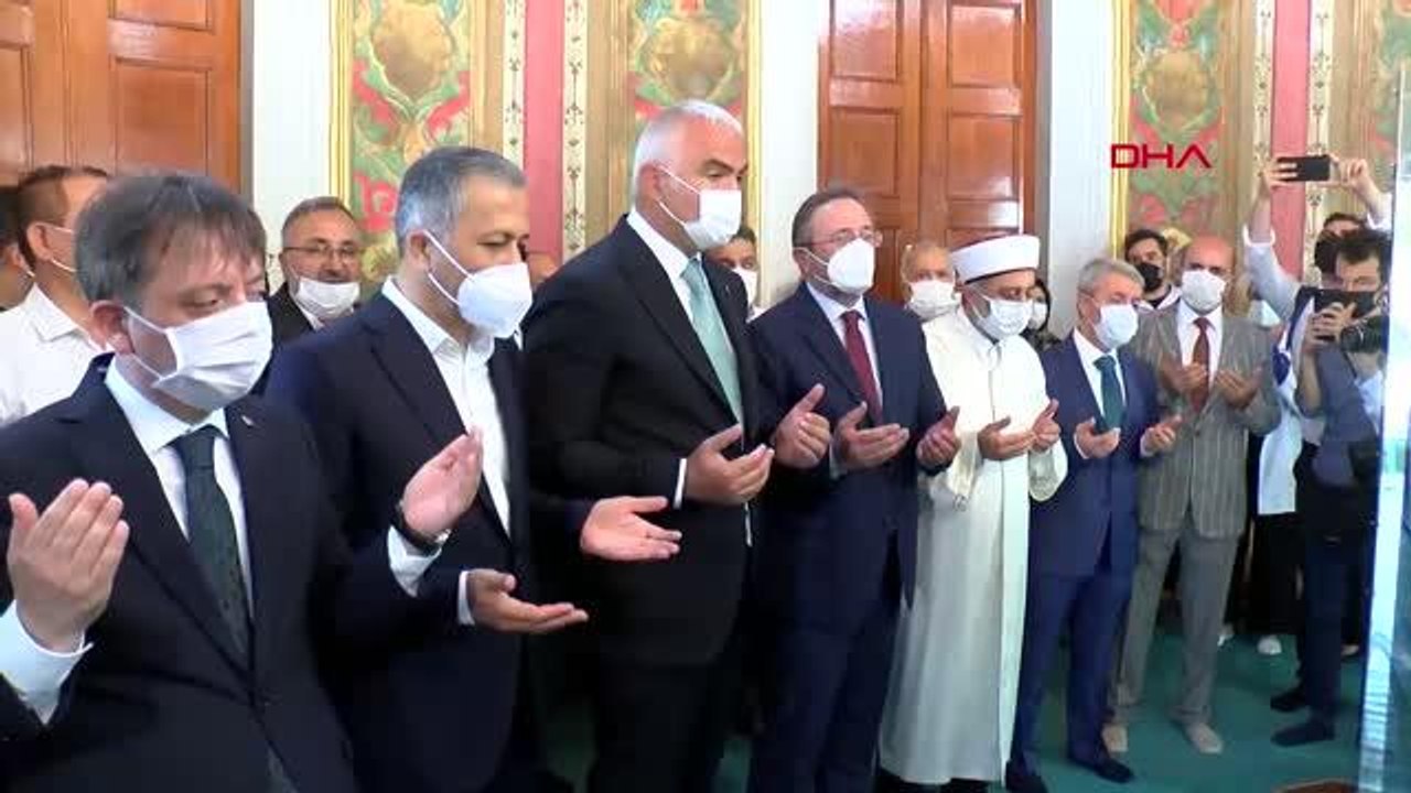 Son dakika haber... KÜLTÜR VE TURİZM BAKANI NURİ ERSOY FATİH SULTAN MEHMET TÜRBESİ KABE KUŞAĞI'NIN YERLEŞTİRİLME TÖRENİ'NE KATILDI