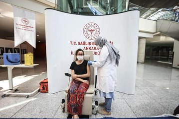 Esenboğa Havalimanı'nda Kovid-19 aşısı yapılmaya başlandı