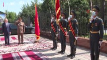 - Bakan Akar, Kırgızistan’da resmi törenle karşılandı- Bakan Akar, Kırgızistan Savunma Bakanı Omuraliev ile görüştü