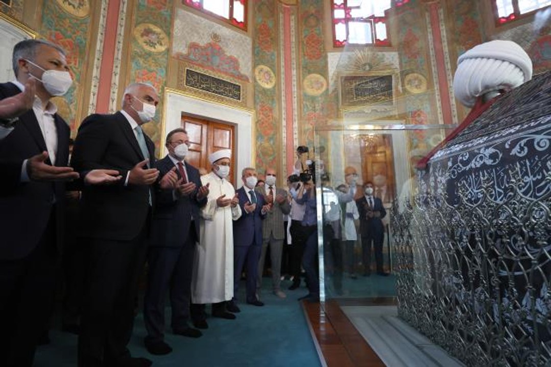 KABE KUŞAĞI FATİH SULTAN MEHMET TÜRBESİ'NE YERLEŞTİRİLDİ
