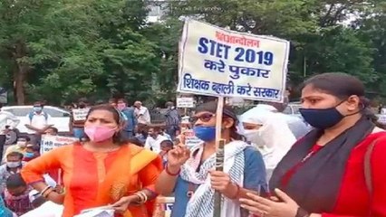 STET candidates protest in Patna,  lathi charge by police