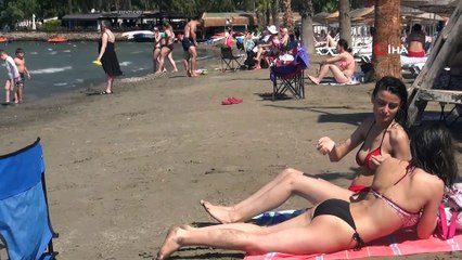 ‘Sakin Kent’ mavi gerdanlığını taktı