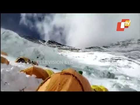 Team Of 6 Mountaineers Reaches Peak Of Mount Everest