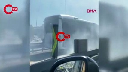 Metrobüsten dumanlar yükseldi