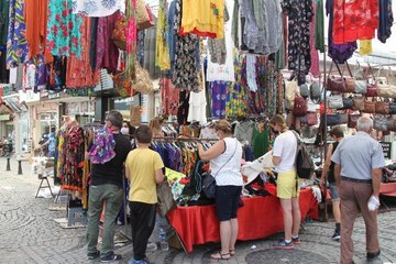 AYVALIK'TA ESNAF, MİDİLLİ'DEN GELECEK YUNAN TURİSTLERİ BEKLİYOR