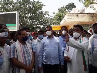 सैंकड़ों लोगों के साथ कलेक्ट्रेट पहुंचे विधायक रमेश मीणा, कलक्टर-विधायक ने बंद कमरे में की मंत्रणा