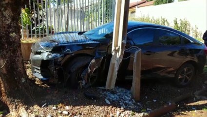 Blazer e Civic se envolvem em forte colisão no Bairro Country