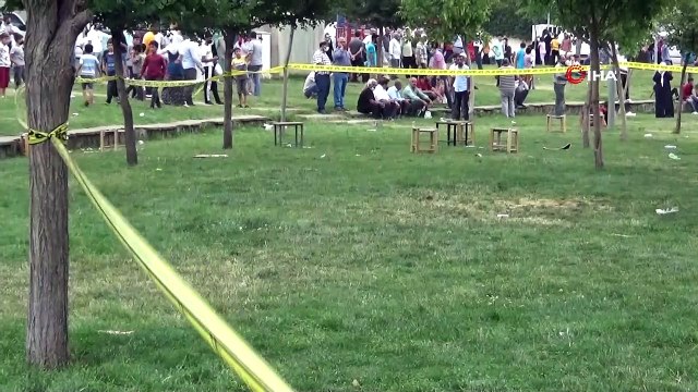 Diyarbakır'da iki grubun kavgasında ortalık savaş alanına döndü:1 ölü 5’i ağır 15 yaralı