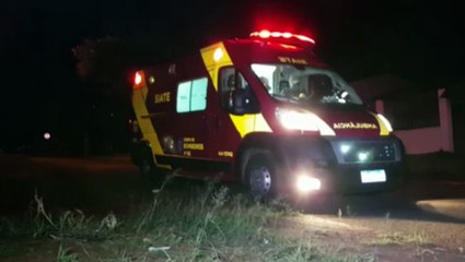 Pia do banheiro quebra e cai no pé de adolescente, que fica ferida no Bairro Cascavel Velho