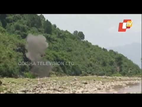 J&K | Bomb Disposal Squad Diffuses 17 Grenades