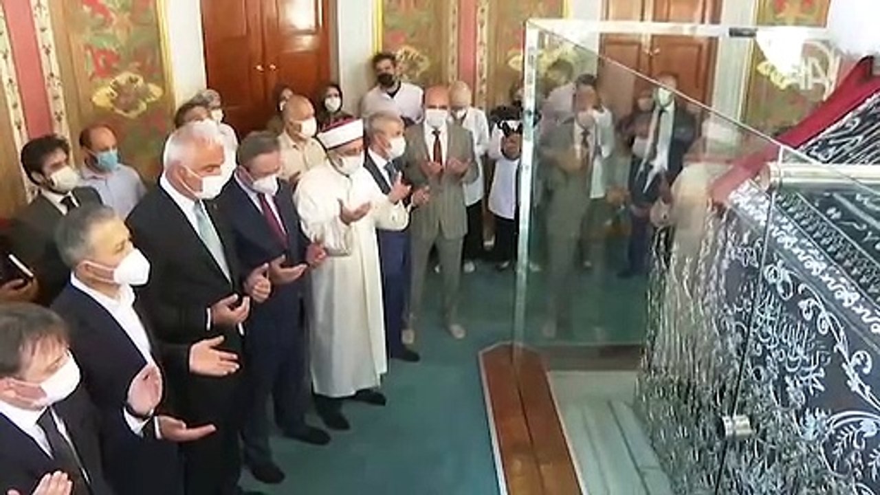 Kabe Kuşağı Fatih Sultan Mehmet'in Türbesi'ne yerleştirildi