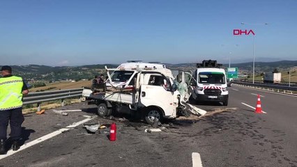 Son dakika gündem: KAMYONET KAMYONA ÇARPTI 1 ÖLÜ, 1 YARALI