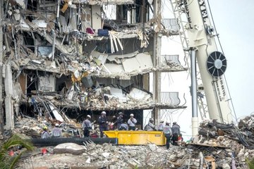 Florida'da çöken binadan dram çıktı