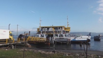 Al menos seis muertos en el naufragio de un transbordador en Indonesia