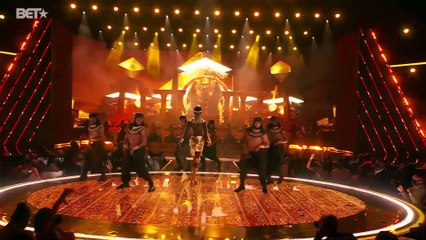 Lil Nas X chante "Montero (Call Me By Your Name)" en live aux  BET Awards