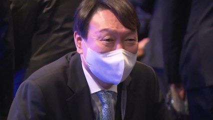 윤석열 첫 행보 언론사 행사...이준석과 미묘한 기싸움 / YTN