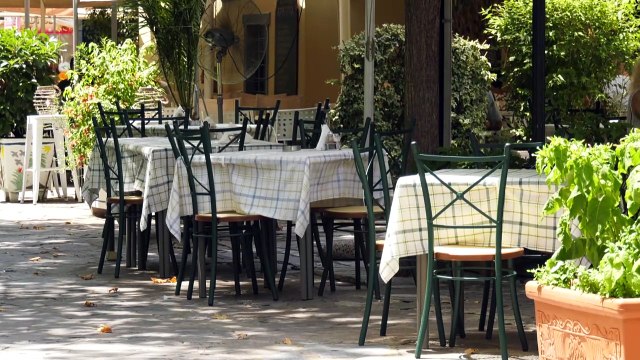 Οργή από την εστίαση για τα νέα μέτρα της κυβέρνησης. Καταστήματα και πελάτες δύο ταχυτήτων