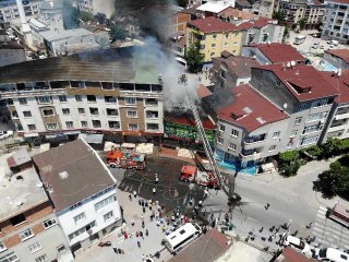 Son Dakika | Esenyurt'ta kebapçıda başlayan yangın apartmanlara sıçradı