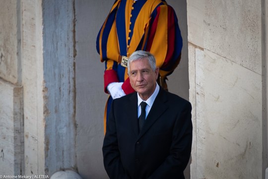 Insolite : le pape François remercie chaleureusement le chauffeur de sa papamobile