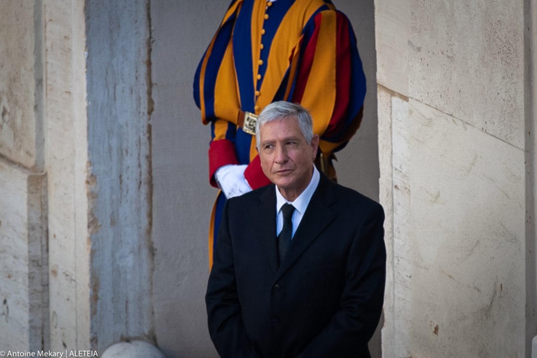 Insolite : le pape François remercie chaleureusement le chauffeur de sa papamobile