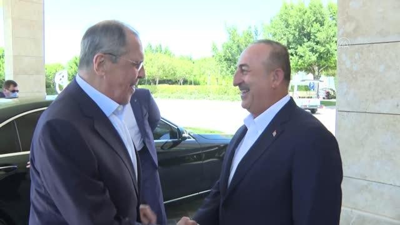 Dışişleri Bakanı Çavuşoğlu, Rus mevkidaşı Lavrov ile bir araya geldi