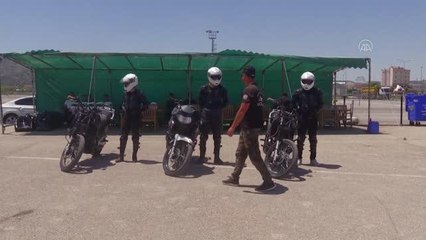 Son dakika haberi! AFYONKARAHİSAR - "Yunuslar" timine katılacak polis memurları Motor Sporları Merkezi'nde eğitimden geçiyor