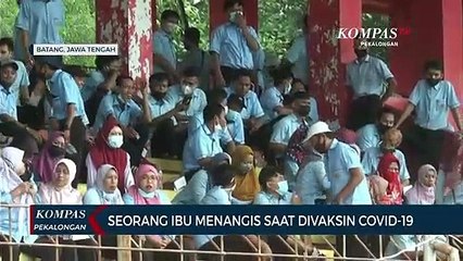Seorang Ibu Menangis Saat Divaksin Covid-19