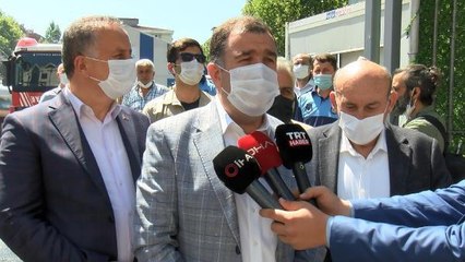 BAĞCILAR'DA İLKOKULUN ÇATISI ALEV ALEV YANDI