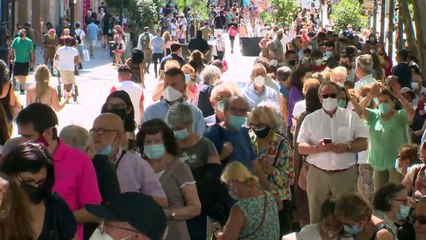 Spagna, file in banca per l'ultimo giorno di cambio tra peseta e euro