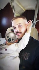 M. Pokora et son fils Kenna dans l'avion. Juin 2021