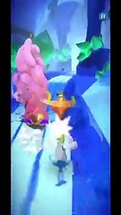Inferno Thorn Thing Battle Run Gameplay - Crash Bandicoot: On The Run! (Level: Snow Go)