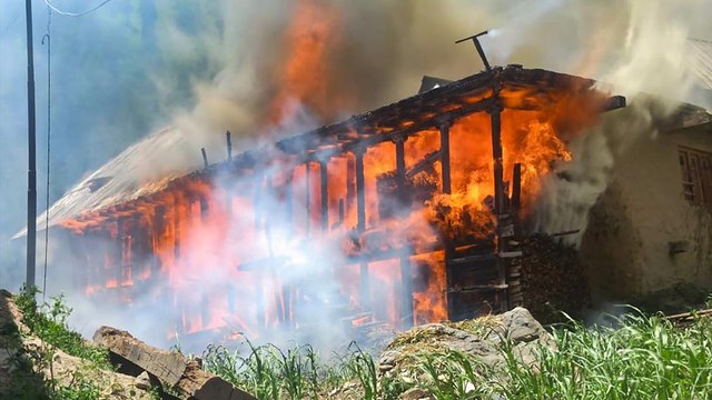 J&K: Massive fire in Banihal, 12 residential houses gutted