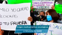 Bloqueo de padres de niños con cáncer en el AICM: exigen medicamentos y renuncia de López-Gatell