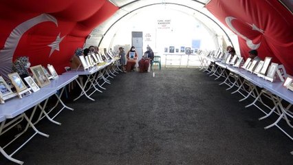 Eylemdeki baba Erdinç: "Elindeki kalemi kırdılar silah verdiler bize karşı"