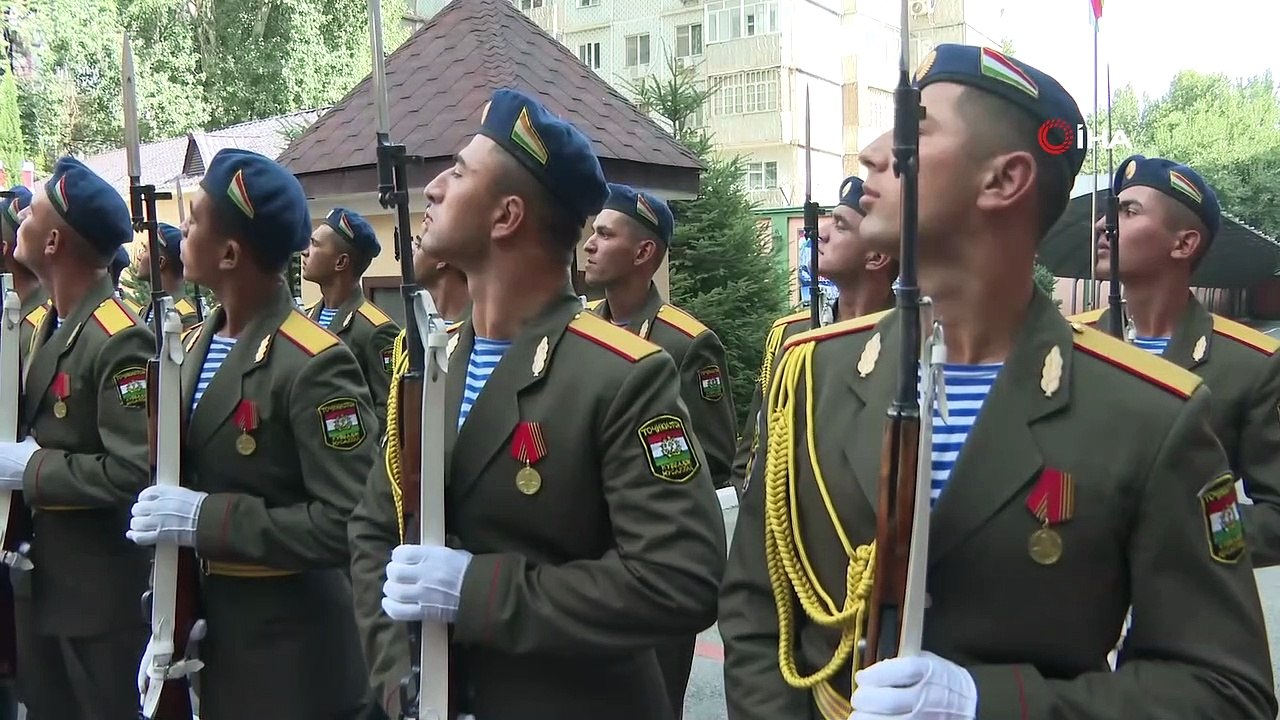 - Milli Savunma Bakanı Akar, Tacikistan Savunma Bakanı Mirzo ile bir araya geldi