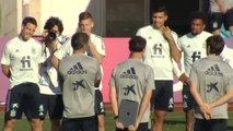 La selección se ejercita en el estadio Petrovsky de San Petersburgo