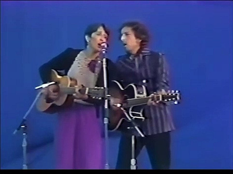 Bob Dylan and Joan Baez duet A Pirate Looks at...