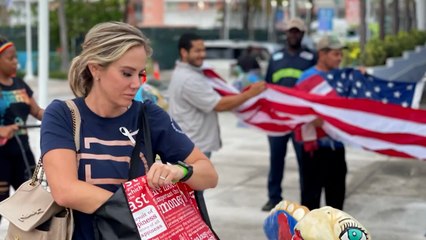 Volunteers Deliver Florida Apartment First Responders Food, Water