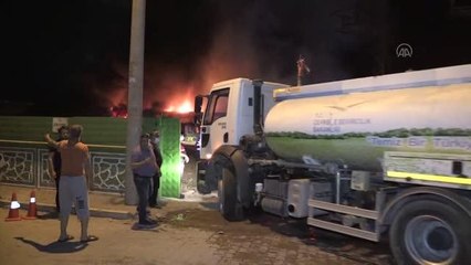 Son dakika haberi! Geri dönüşüm tesisinde çıkan yangına müdahale ediliyor