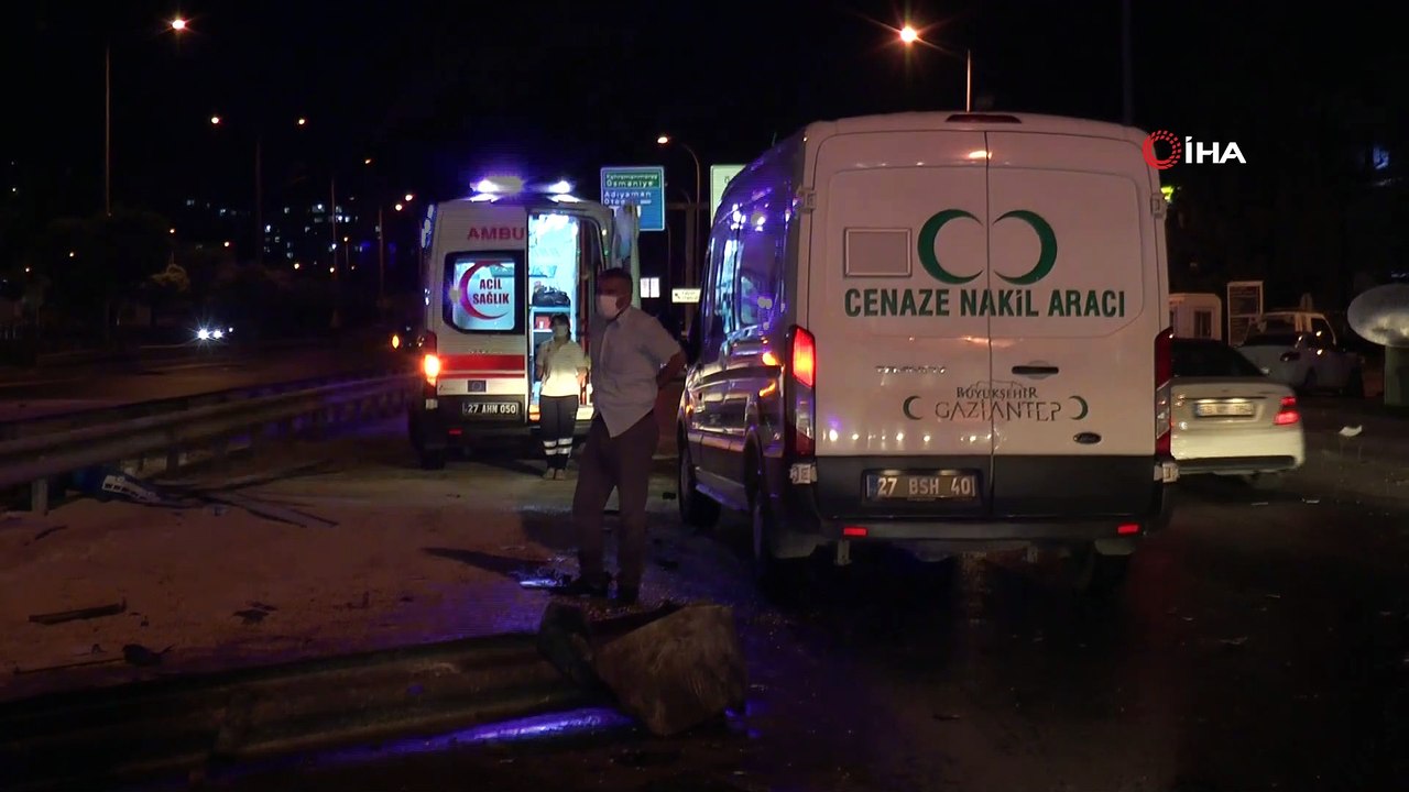Yön levhasına çarpan kamyonun şoförü feci şekilde can verdi