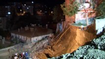 Başkent'te istinat duvarı zarar gören apartman nedeniyle 5 bina tahliye edildi