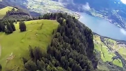 Muhteşem İsviçre manzarasıyla 'Wingsuit' uçuşu