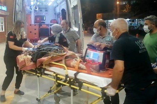 Seyir halindeki traktör üzerinden düşen kadın ağır yaralandı