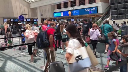 美 CDC "마스크 지침은 지역당국이 결정"...연휴 여행객 증가 전망 / YTN