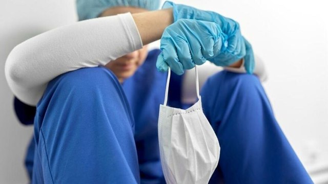 Nöbet ücretleri geri istenen sağlık çalışanları icra tehlikesiyle karşı karşıya