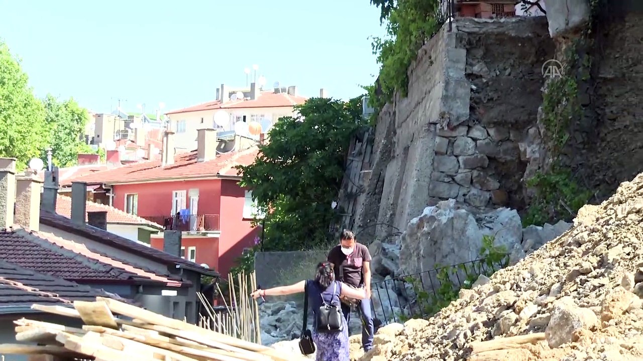 ANKARA - İnşaat çalışmasında zarar gören istinat duvarı güçlendiriliyor (2)