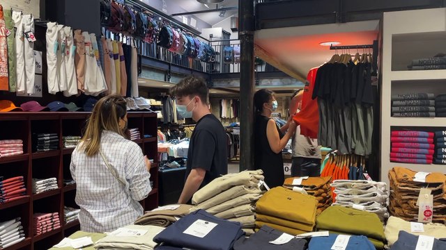 Les soldes d'été ont commencé sans jauge dans les magasins